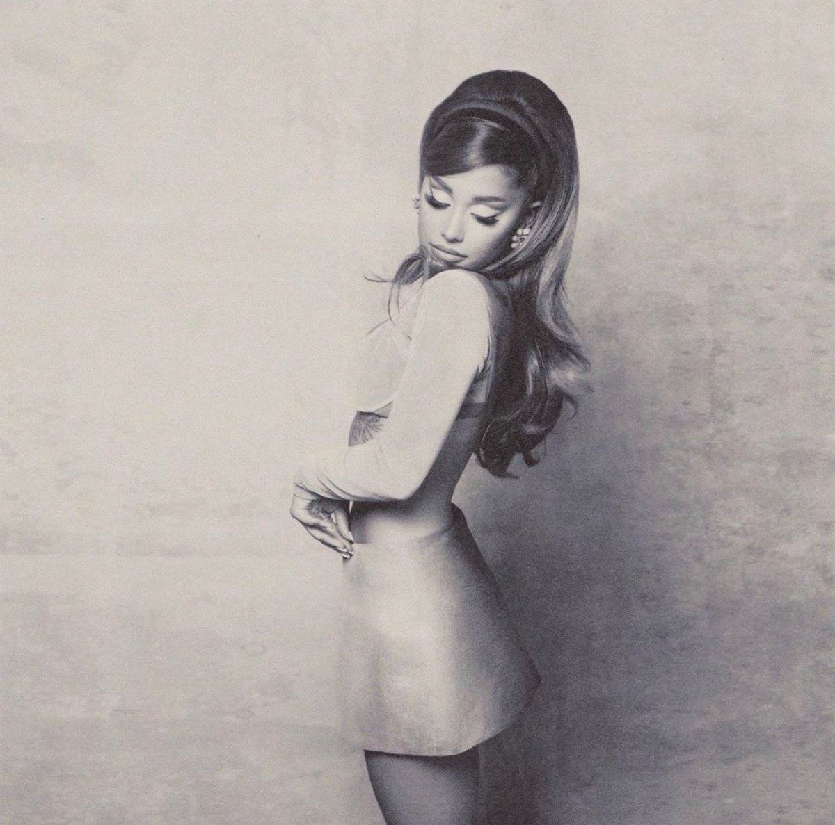 ariana_squad's tweet photo. Arianators, let’s celebrate!
#BUY3435ONITUNES
#stream3435 https://t.co/Zj5dFJns5h