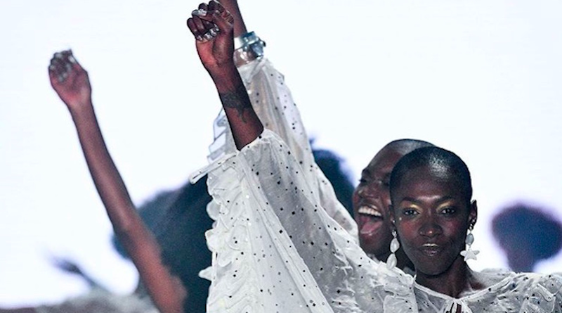 conexaoplaneta's tweet photo. São Paulo Fashion Week (@@SPFW), maior evento de #moda do Brasil, estabelece #cotaracial de 50% em seus #desfiles https://t.co/mspVFEdrTT Medida já vale p/ a edição virtual de 4 a 8/11: metade do #casting das marcas deve ser de modelos #negros, #afrodescendentes e/ou #indígenas https://t.co/EqF2o8G8sK