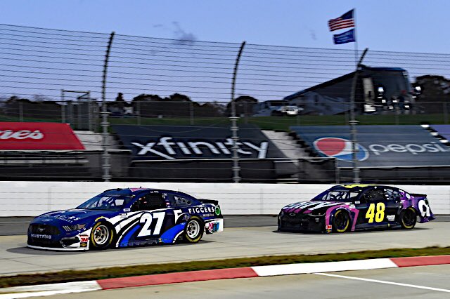jjyeley1's tweet photo. ☝️ @NASCARonNBC race left!! Here’s a few shots of the @FiggersWireless @RickWareRacing @UBCF #27 from @MartinsvilleSwy #figgerswireless #figgersF3. #changingthegame https://t.co/cs4XvgpYfY