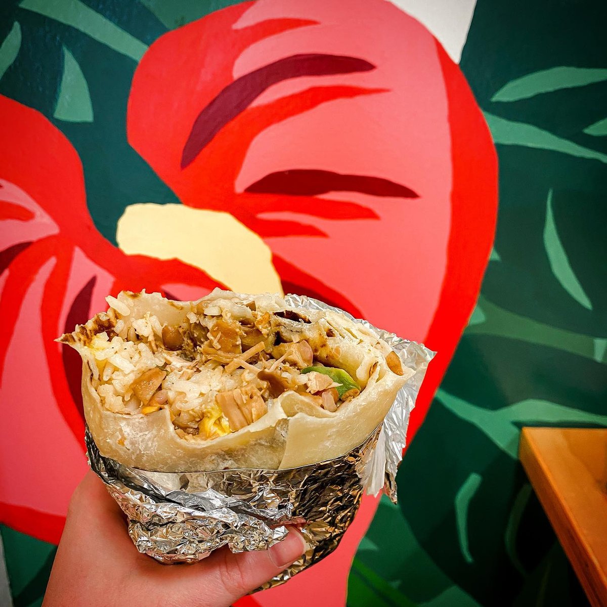 LaausTacos's tweet photo. Love La'au's? Vote for us in The Gazette's 2021 Best of the Springs! Link in bio.
📷 @springs_eats https://t.co/m6GGqvgcTK