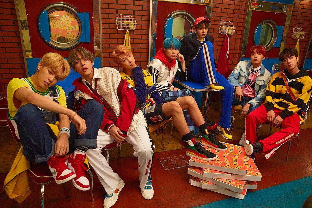 BTSOHANARP's tweet photo. 𝐁𝐓𝐒 (방탄소년단) '𝐂𝐎𝐌𝐄𝐁𝐀𝐂𝐊'
Love Yourself: HER

🎧 ➱ Album tracklist 
🎧 ➱Teaser realese 02.11.2020 
🎧 ➱ MV 'DNA' Official MV 03.11.2020

PHOTSHOOT 'E' VER

@OHANAENTER
#COMEBACK #DNA #HER #RM #SUGA #JIN #JIMIN #JHOPE #V #JUNGKOOK #PHOTOSHOOT #LOVE_YOURSELF https://t.co/RT3WYi3ZV4