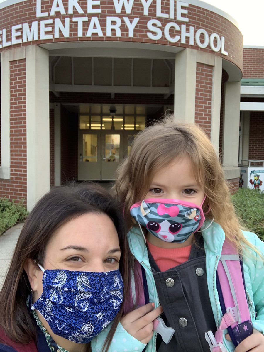 dgbellar's tweet photo. FINALLY life back in the building! #thisiswhyITeach #year18 #firstandfifth https://t.co/AJZcbGGzdK