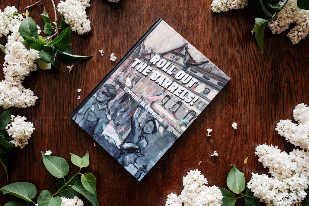 FramePrague's tweet photo. 🎥- STUDIO FRAME - Roll Out the Barrels!
Marie Kohoutova and screenwriter Kristina Plíhalová will talk about the book Roll Out the Barrels!, which presents in 11 comics the personal memories of specific commemorators of the end of World War II in Western Bohemia. #frameprague https://t.co/Z5GU3XKxLb