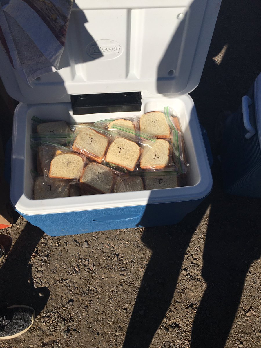 ColoradoCajun9's tweet photo. We were only able to serve Denver today but we were able to show love to so many people!! We were also able to help an unhoused neighbor with a tent and sleeping bag! All thanks to you, comrades! Hit the CashApp below to continue helping us reach more people! https://t.co/F38OqUYQ80