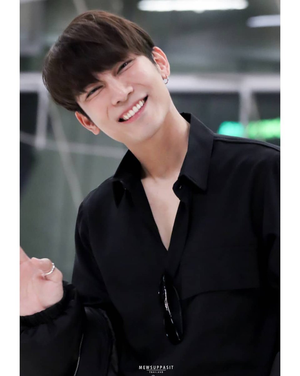 MSuppasitIntl's tweet photo. Good MewNing, To the world you are one person, but for us, you are our world 🥰
@MSuppasit
#MewSuppasit #Mewlions #MSGlobal #หวานใจมิวกลัฟ #MewSuppasitStudio https://t.co/1byO0oTEDj
