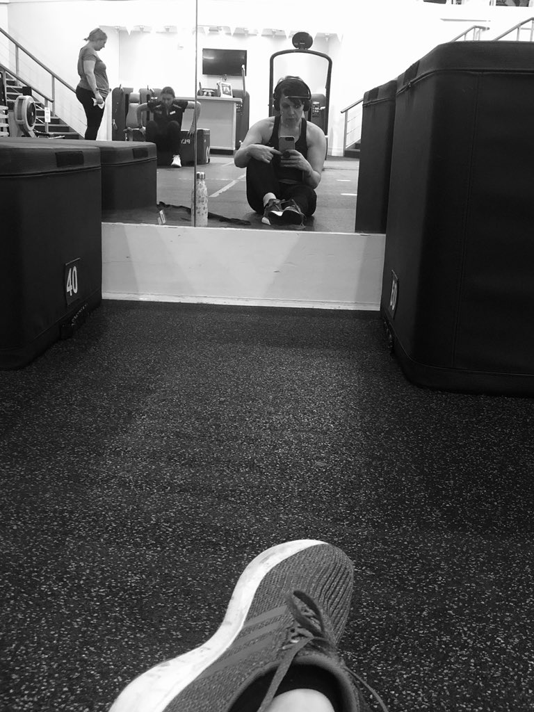 sphoenix78's tweet photo. Feeling good after a good back session and stretch! A weird atmosphere at the gym tonight-I cannot and won’t let lockdown mess with my training this time. #mentalhealth #physicalhealth #lockdownpledge @NatalieLoon @afergusonteach1 @BigDuncan29 @MrsLancaster25 @eggegg80 https://t.co/7Zd5aJhf0z