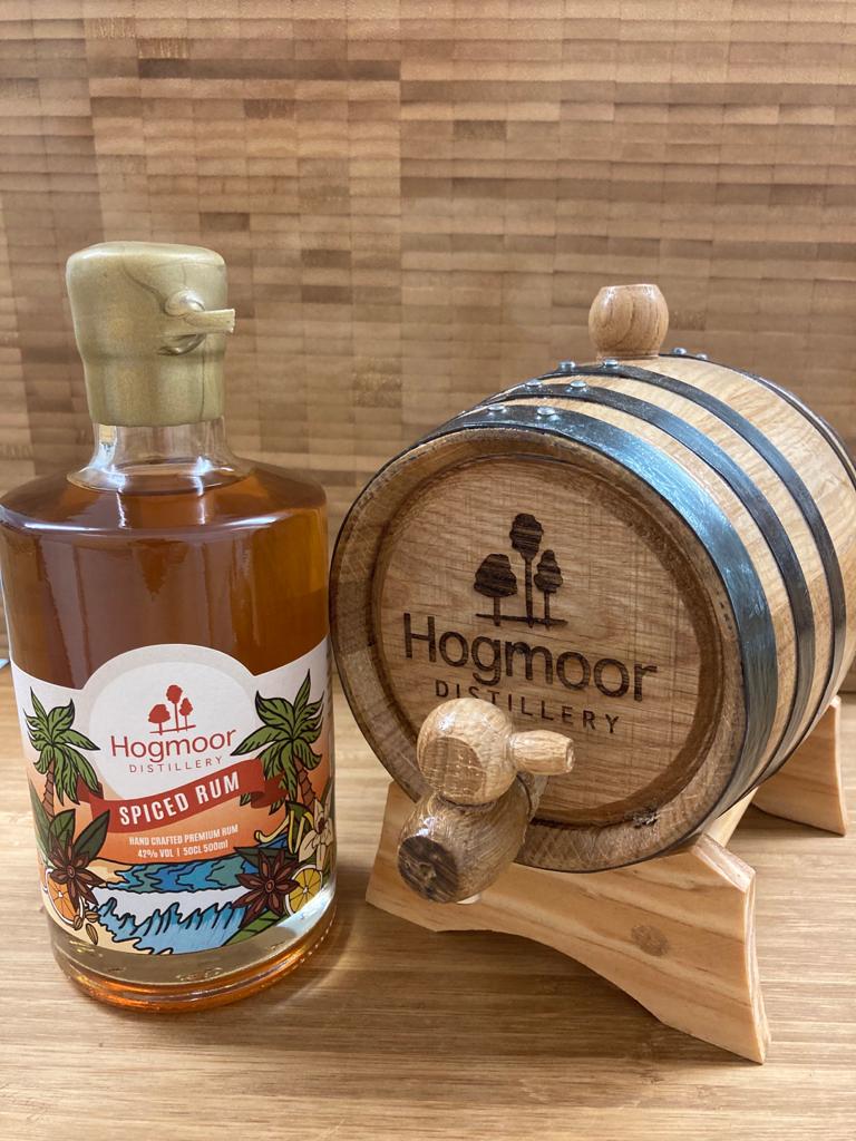 TheWiganRunner's tweet photo. 🍹 WIN a Bottle of Spiced Rum 🍹

🍹LIKE
🍹RETWEET
🍹FOLLOW @hogmoorgin &amp; Me 🙋🏻‍♂️

Weve teamed w/ @hogmoorgin to
Give Away... 

A Bottle of Premium Spiced Rum 🍹 
(Worth £35)

📅 Winner Announced Sunday 📅

#Competition #GiveAway #Contest #Prize #Win #Rum #Drink #Free #Retweet #Uk https://t.co/yJ9ywpUfOM