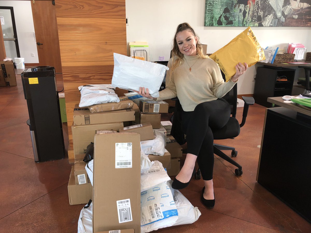 The mail room is filling up!! 📦💌
Please remember to pick up your package(s) within a week of receiving an email/text FROM COPPER BEECH or we will have to label it as “return to sender” to send it back to the seller. Stop by today!! 😁