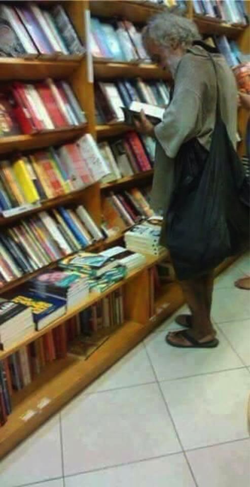 ملابس متسخة وعقل نظيف أفضل من ثياب نظيفة وعقل متسخ. ما اهلكنا غير العقول المتعفنة ذات الملابس النظيفة