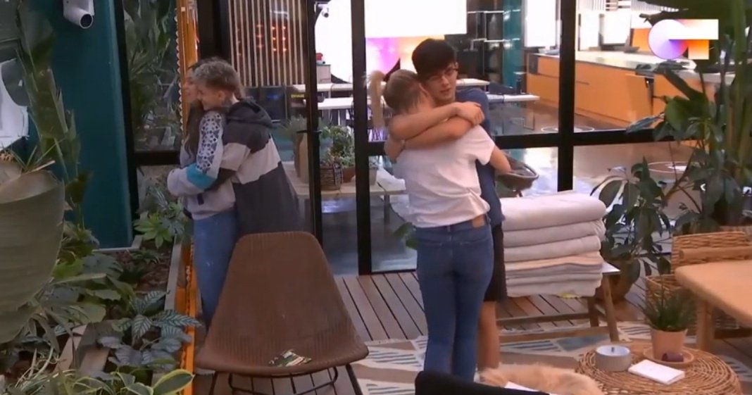 _SOMMISEREM's tweet image. Vaya 4 ... 😏🦩🥚#flamantha #evugo