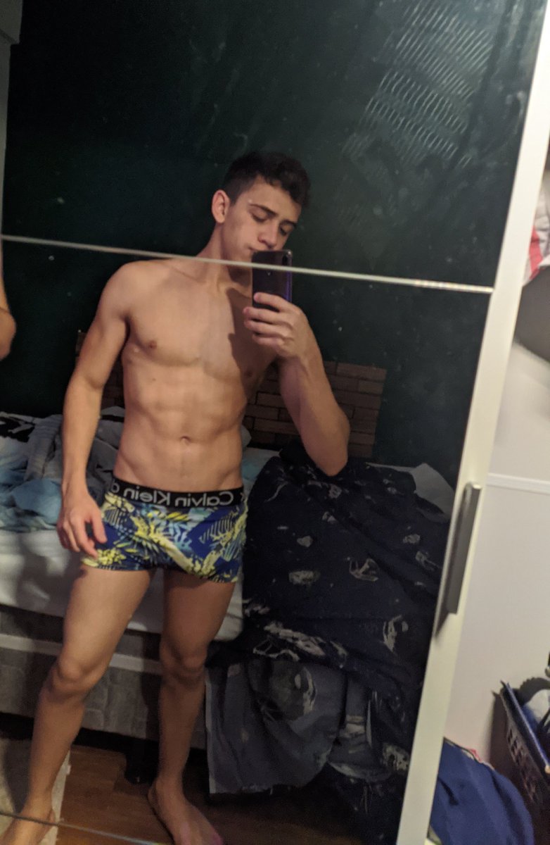 judinhojupiter's tweet image. Parece q tem alguém do lado