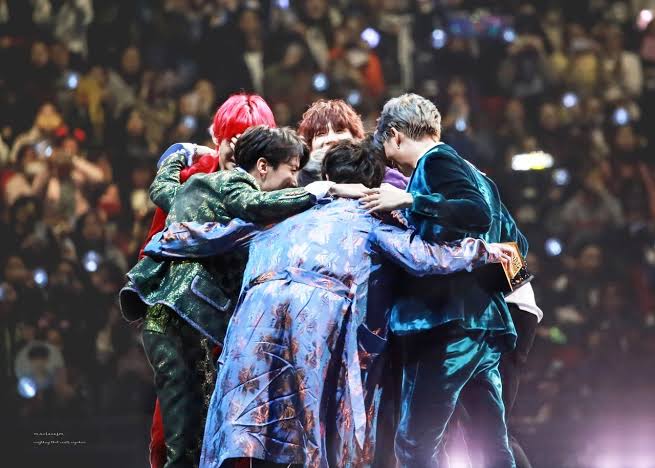 AlizaSalman2's tweet photo. #PakMuzakraWithBts
The reason of us loving bts is not that are famous is that they are inspiring us alot from the very first day bts we love you please #pakmedia interview them for us please๐ข๐ข๐ข๐ข๐ข https://t.co/bdWxFjJaZZ
