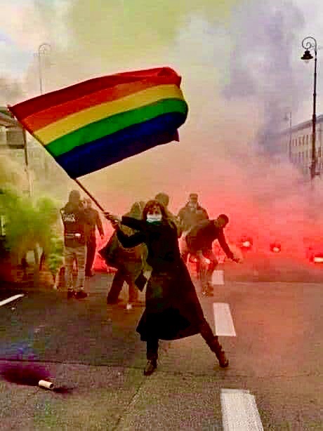 In Poland, millions of women across the country are striking after the government banned abortion. Refusing  to go to work, drive, cook at home, or do anything until the  ban is dropped. Poland's President today indicated they may have to change or reverse the law. ✊🏼