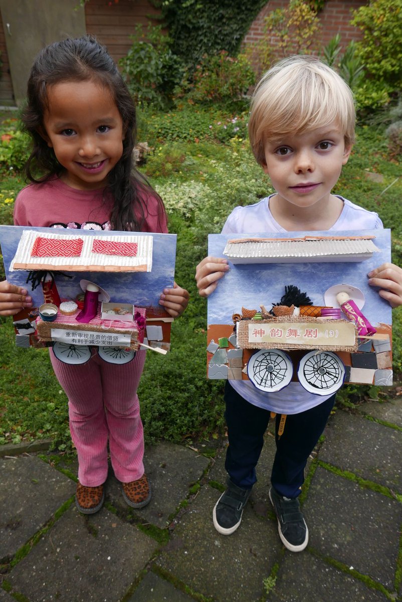 HaagsKinderAtel's tweet photo. Mooi moment van deze maand: de herfstvakantie, thema Oost-West. Workshop: 'Kleine Sjang gaat naar de markt'. Wat was het een leuke week! #herfstvakantie #denhaag #kinderworkshops #maandvandegeschiedenis https://t.co/IpxV87wM4k