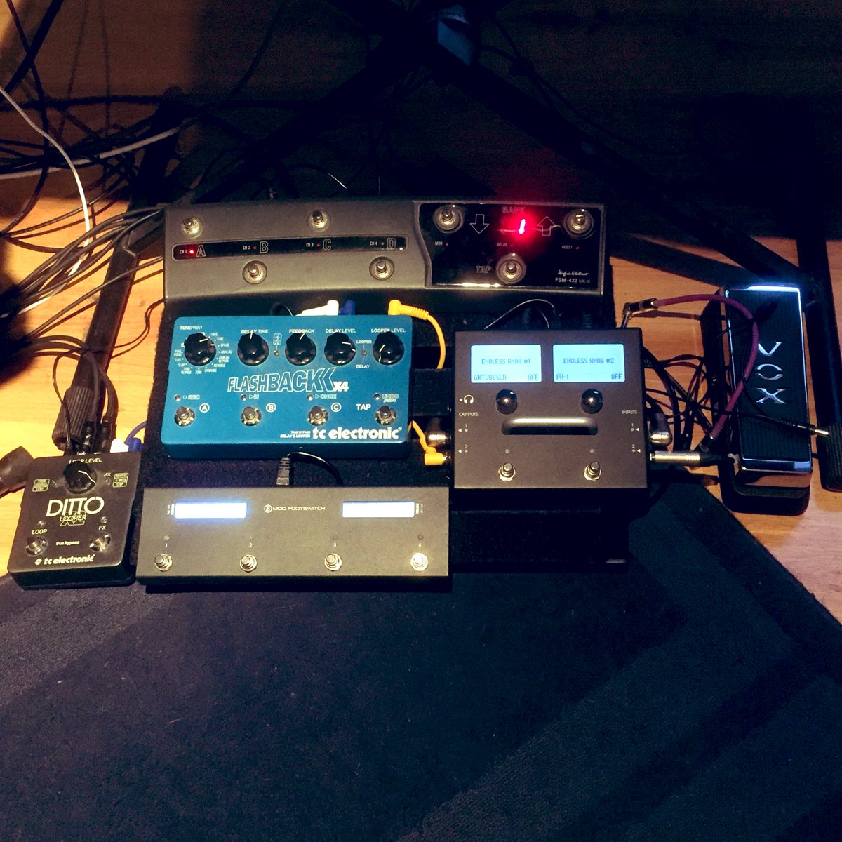 zenpoolzone's tweet photo. My #guitar #pedalboard Stripped down to a minimal but effective #soundeffects center using the @moddevices #ModDuo @tcelectronic #flasbbackx4 #dittolooperx2 @voxamplification #wah running to my @hughesandkettner #TubeMeister36 and thatโs it! The ModDuo is a beast! #zenpoolzone https://t.co/pJHxiTITeX