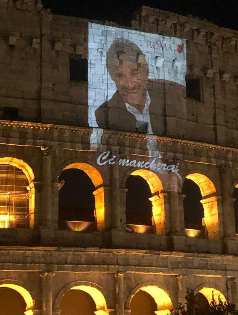 TrastevereRM's tweet photo. Gigi Proietti... simbolo de Roma! https://t.co/QBW6tn8Apz