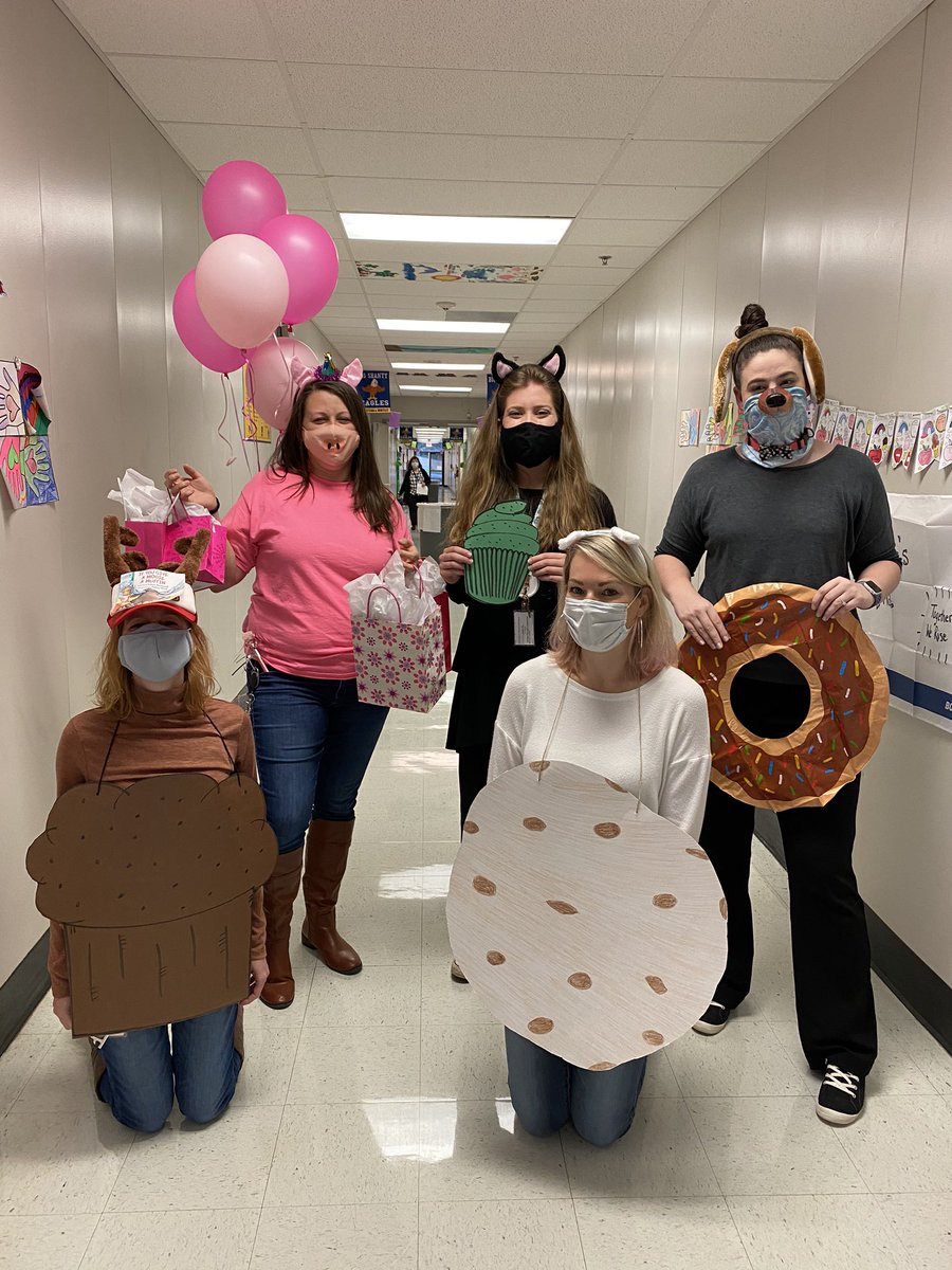 learly12's tweet image. Book character dress up day! My team loved being the different “If You Give a _____ a ______” books by @LauraNumeroff! I was If You Give a Pig a Party! So fun! @PrincipalDrK @Courtneykelly05 @Eagles_BSI #BSIeaglepride