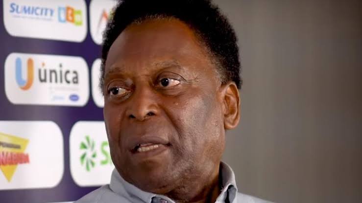 TVMaresol's tweet photo. Pelé choca o mundo ao revelar que, para se tornar o melhor jogador, ele teve que assassinar suas versões de universos paralelos: Palá, Pilí, Poló, Pulú e Hudson https://t.co/fd7mwXNnNm