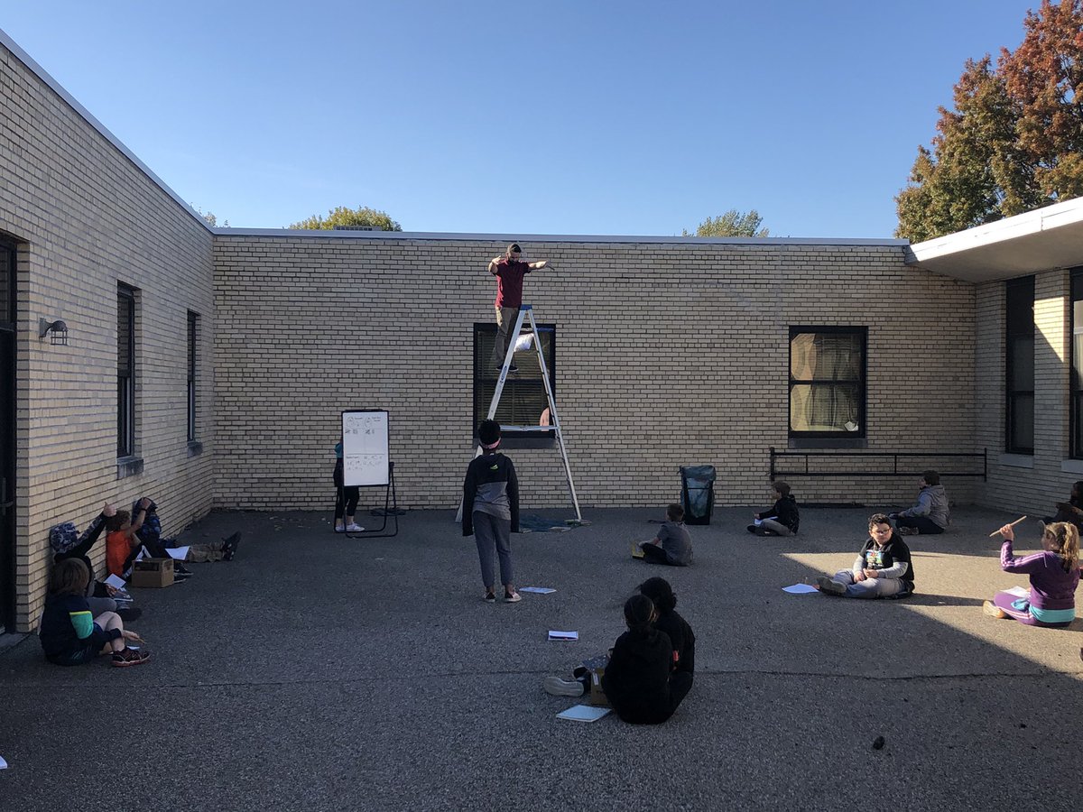 Egg drop experiments at <a href="/MarkTwainEagles/">Mark Twain School</a> today #WeAreSJSD