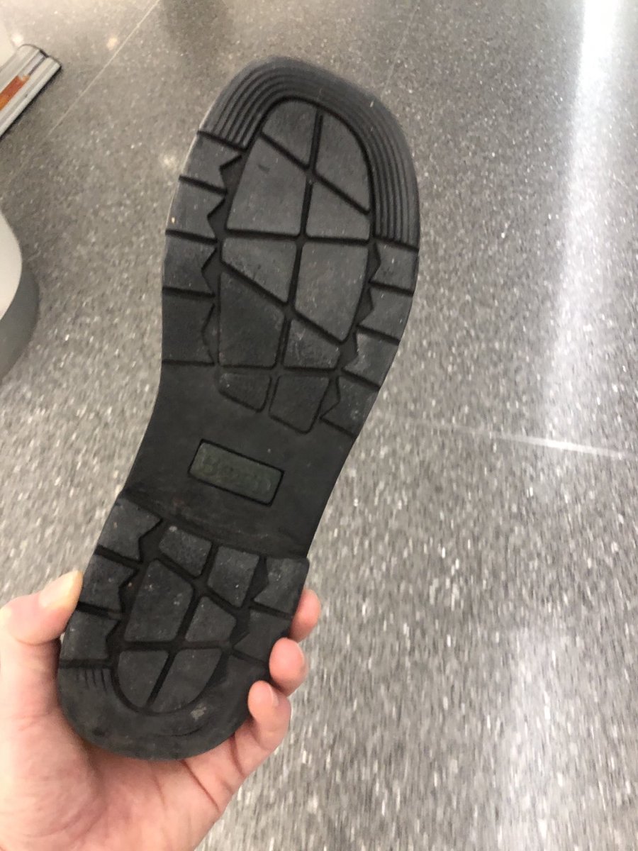 ElizaJaneLee's tweet photo. That feeling when your sole falls off on rounds. #soleless #TransplantLife 🙃😂 https://t.co/dzl3Egenh5