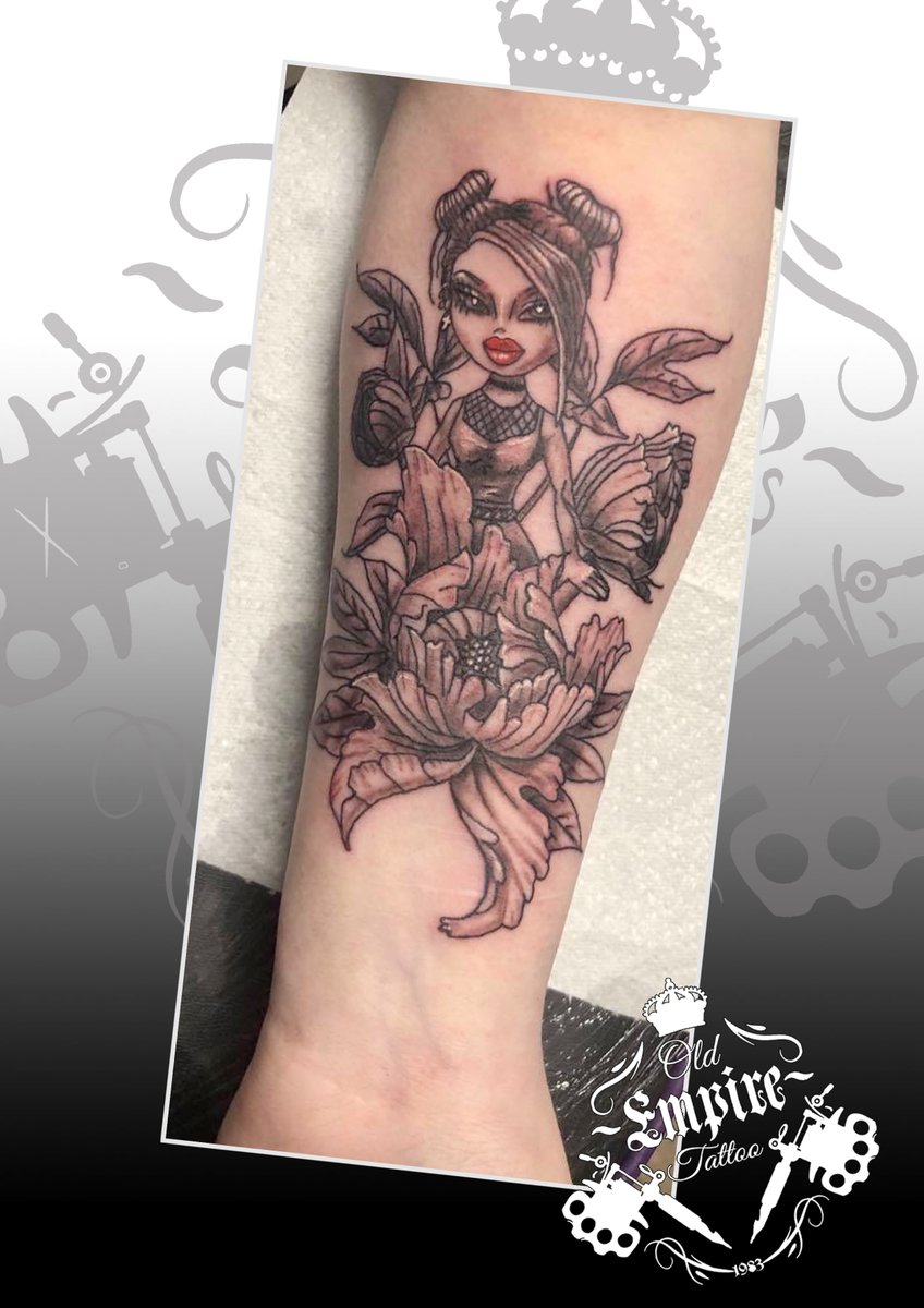 joeltattoo12 on Twitter Our newly qualified apprentice loved doing this  cute Bratz doll and peony tattoo Client sat so well Bratz BratzDoll  BratzTattoo PeonyTattoo DollTattoo RedLips ColourPop GirlsWithTattoos  TattooedWomen CuteTattoo 