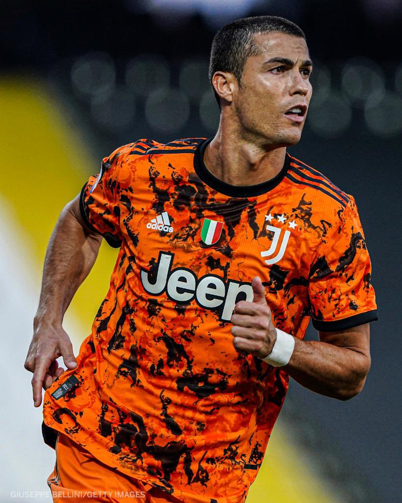babyboy_Africa's tweet photo. Which of this GOAT will u decide to meet if u are granted a dinner on same date??
Rt Ronaldo
Lk wizkid
#aprayerforDorathy mercy wizkid and Ronaldo Swat #GetswipeNG https://t.co/1veekXEDH8
