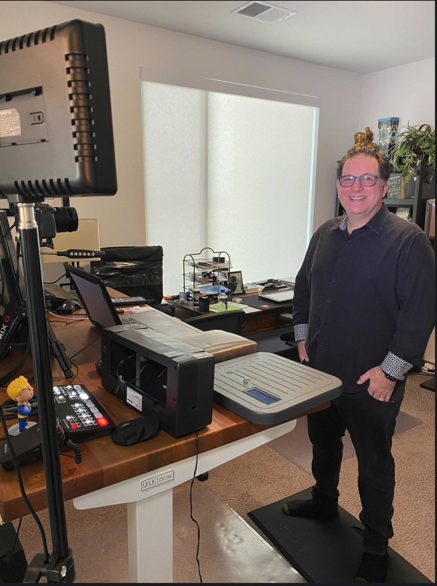 kevinmitnick's tweet photo. Presenting virtually soon to the @TheIIA 2020 International Conference. I will be speaking today to their global membership about the current cybersecurity threats.
#IIAIC https://t.co/8b98g6NgBb
