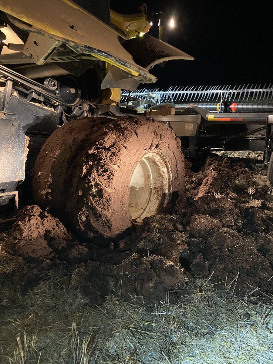 JonnoMudge's tweet photo. Bit of an eventful day yesterday. And we thought the chaser bin was bad #bogged #harvest20 https://t.co/P0kDp2Wnb3