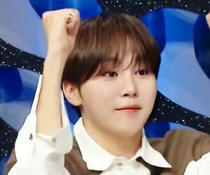 Seungkwan being tiny: a thread to make you smile