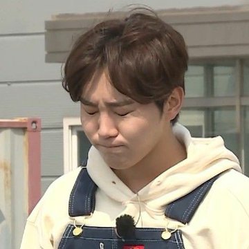 Seungkwan being tiny: a thread to make you smile