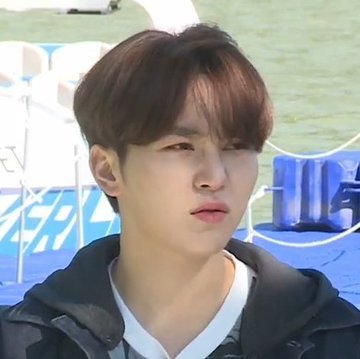 Seungkwan being tiny: a thread to make you smile