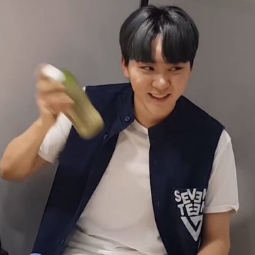 Seungkwan being tiny: a thread to make you smile