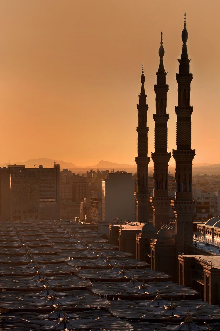 AlmadeniKsa's tweet photo. #إسال_أهل_المدينة
#المدينة_المنورة
#الحرمين_الشريفين 
#غار_حراء
 #مكه_الان
#صوت_المطر https://t.co/U9AkdOzLKh