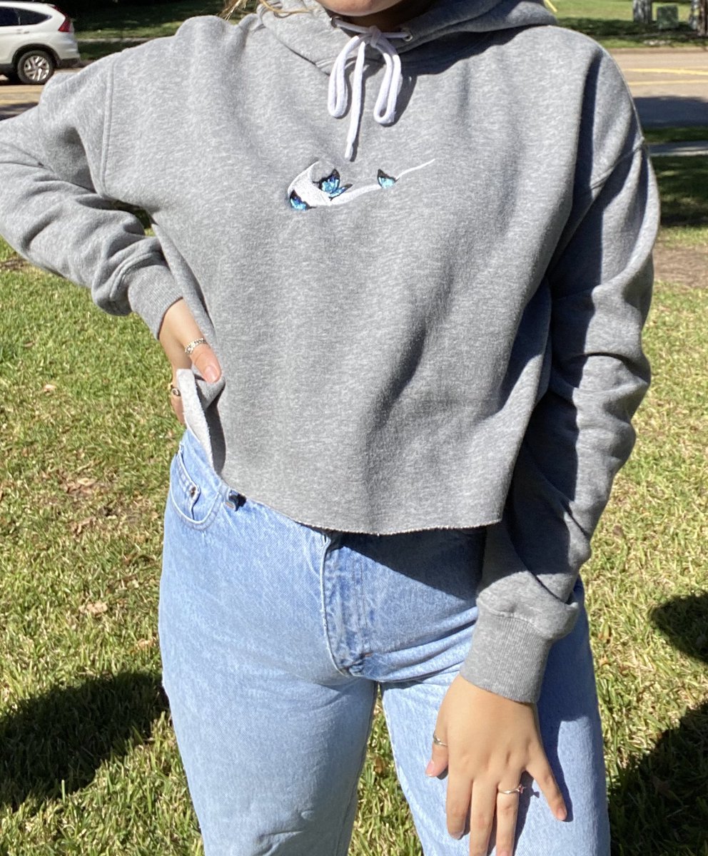 kathyfrndz's tweet photo. Hey Twitter I started an embroidery business. I simple rt could go a long way! 
Dm me on Instagram to make orders And we also ship out.✨ https://t.co/5TepsTCGRg