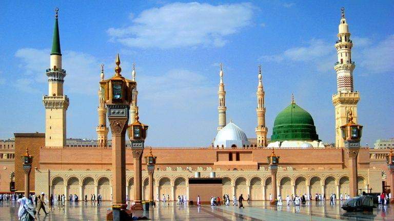MiqdadHyder's tweet photo. The best creature of Allah, 
The best leader and the best in everything, 
Quran is all about what You were practicing, Ur prestige &amp; Ur protocols,
Blessings for the whole universe, not just a tiny world. 
Jashan e Sarkar Khatam un Nabiyeen SAWW.
#17RAwal #Wiladat_e_Aaqa_wa_Mola https://t.co/WoRvEGYUWj
