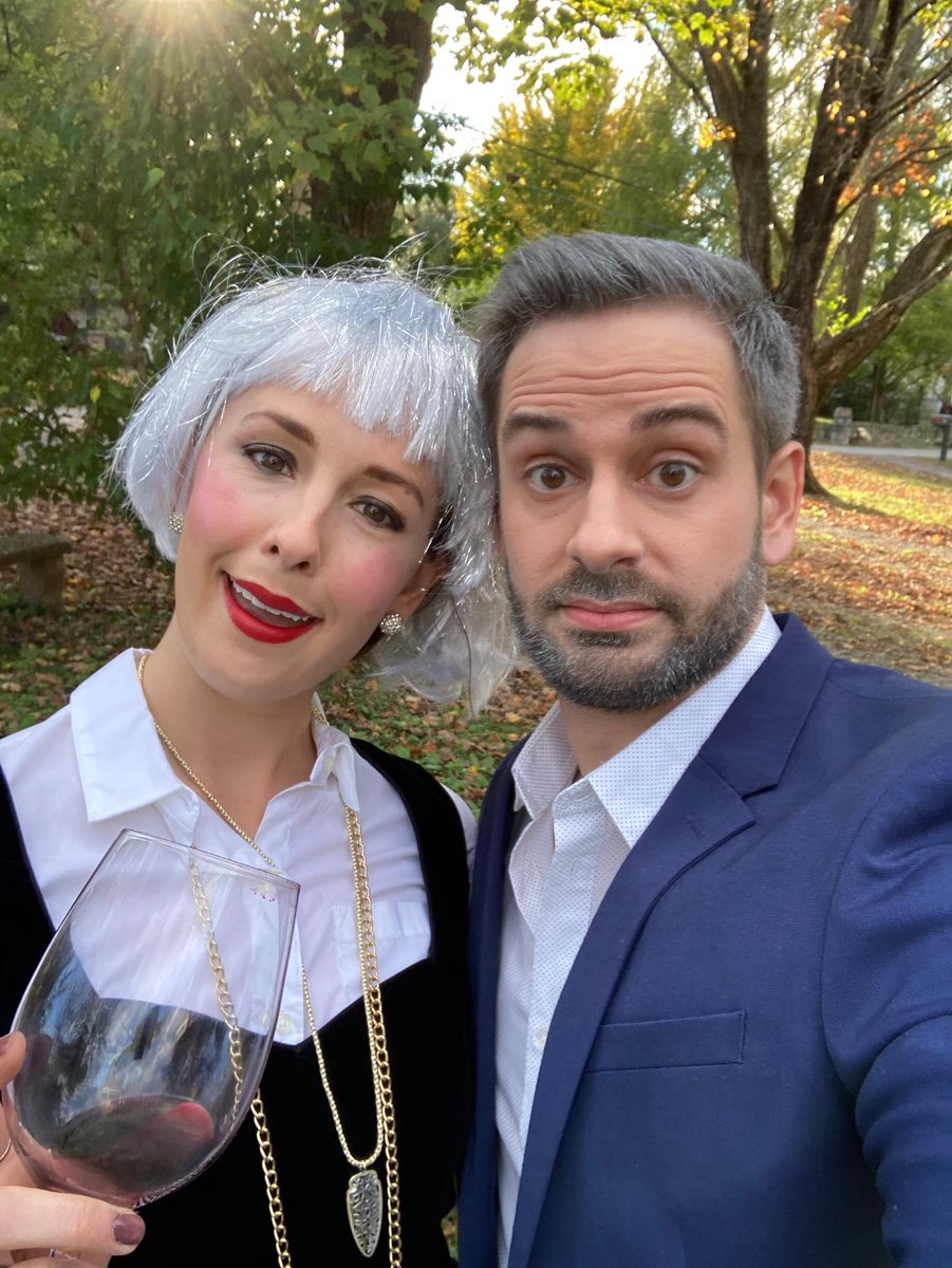 The Coopers and the Birges brought it this Halloween! Hope yours was a little Schitty, a little out of this world 🚀