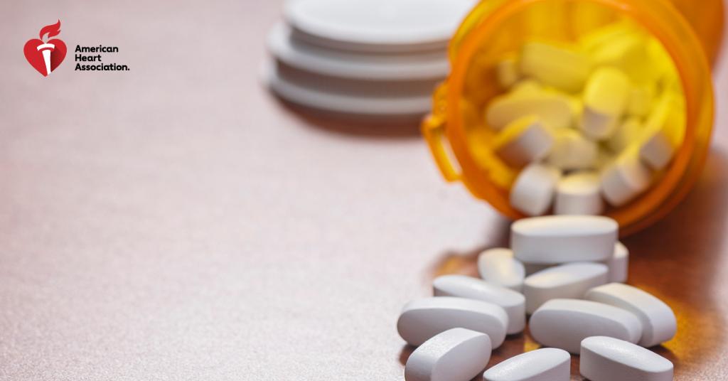 American_Heart's tweet photo. Deaths from opioid overdose in the U.S. have more than doubled in the past decade. The 2020 @American_Heart CPR Guidelines recommend lay rescuers are trained to respond to opioid overdose, including providing naloxone. More: https://t.co/IwvHb6bAAr #AHAGuidelines #CPRsaveslives https://t.co/aI61IcU4dY