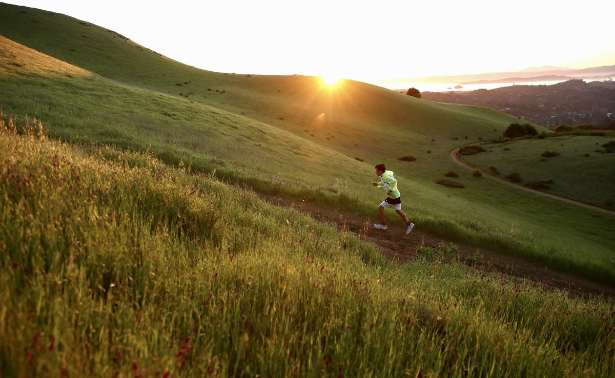 DeanKarnazes's tweet photo. In these confusing times, running. makes perfect sense.

#MondayMotivation to #run https://t.co/RDEvQWlvIR