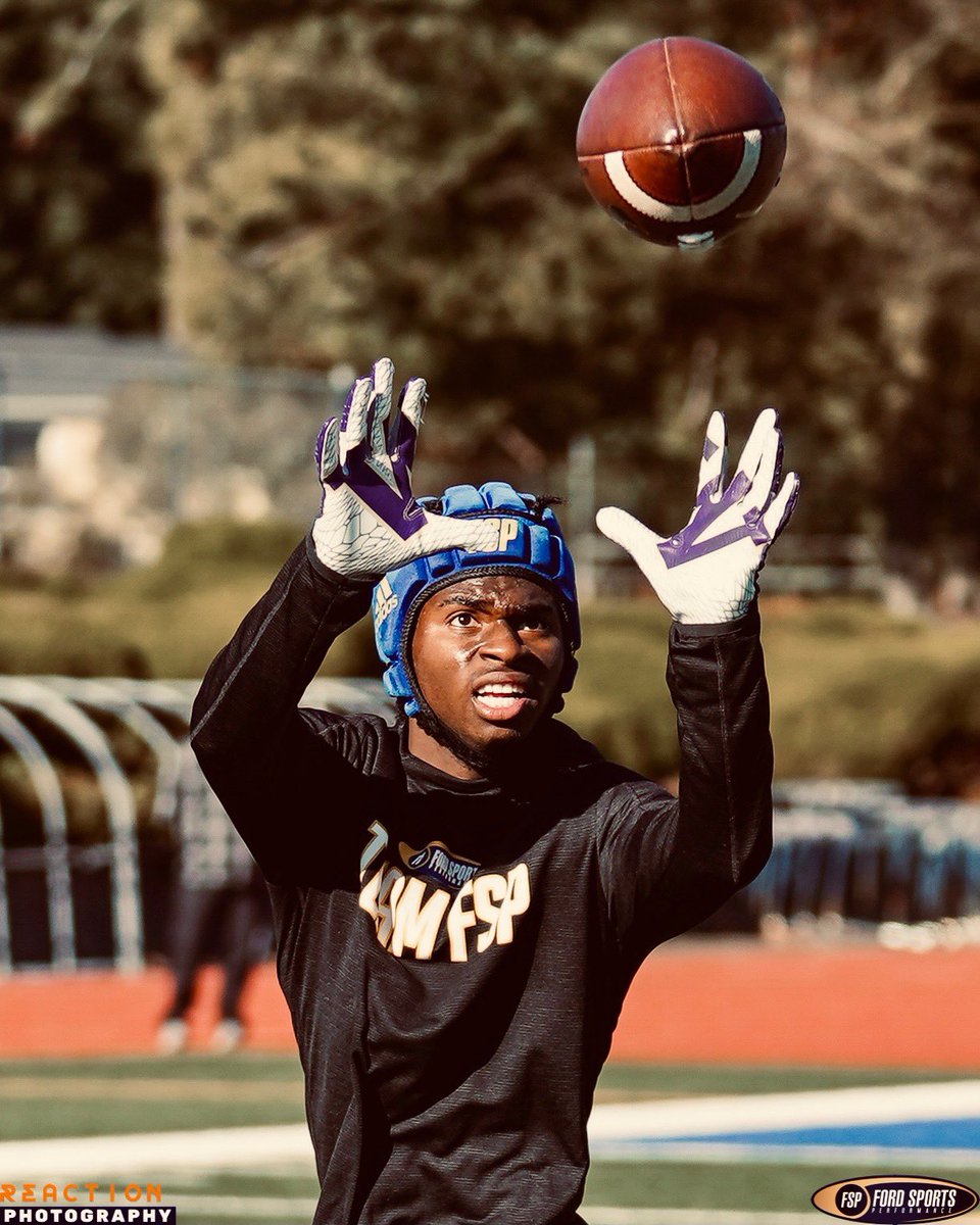 TFordFSP's tweet photo. 🌟Player Spotlight🌟

🌟Shaki Davis (@Shakidavis11 ) 5-9 160- WR  class of 2022

📝 Shaki is set to be a sub 10.6 100m runner in the spring and is arguably the most dynamic player in the State in his class. He has been one of the top performers on FSP Blue Chip thus far. https://t.co/1Gjt1ysgCt