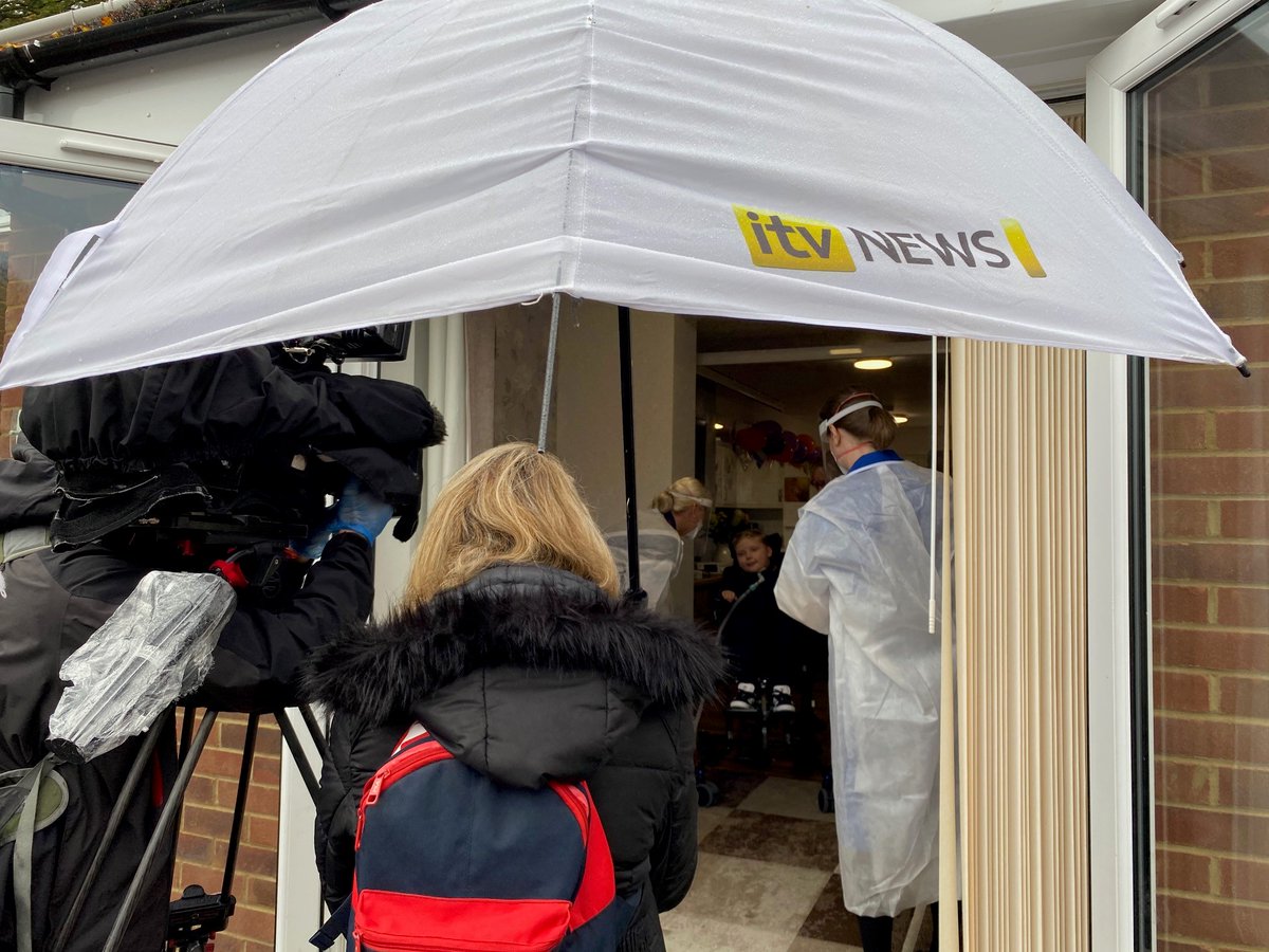 SolentNHSTrust's tweet photo. A great time with @itvmeridian on Thursday as they followed the brilliant work of our children's community nursing team. These nurses aren't often seen, but the great quality care they provide means that children &amp;  young people can stay safe &amp; well at home #broadcastingsoon 💙 https://t.co/Q0KNrUm5uE