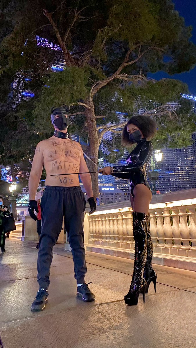 Muse_Naadia's tweet photo. BLACK LIVES MATTER ✊🏽✊🏾✊🏿

Keep white bitch boys in their place https://t.co/A6K5735RNJ