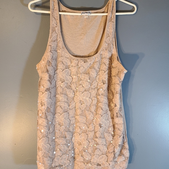 CoastalChic417's tweet photo. So good I had to share! Check out all the items I'm loving on @Poshmarkapp from @_CKBanks_ #poshmark #fashion #style #shopmycloset #sigridolsen #express: https://t.co/7P4sVt7Vk6 https://t.co/q9uHpnD1dA