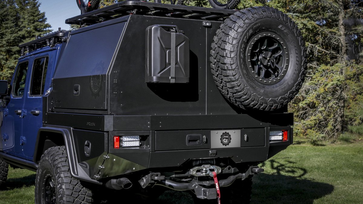 OfficialMOPAR's tweet photo. Introducing the #JeepGladiator Top Dog Concept. Loaded with nearly 20 #JeepPerformanceParts, this off-road icon is built to go almost anywhere: https://t.co/f4O4iFzTZz https://t.co/WqikFjcDnZ