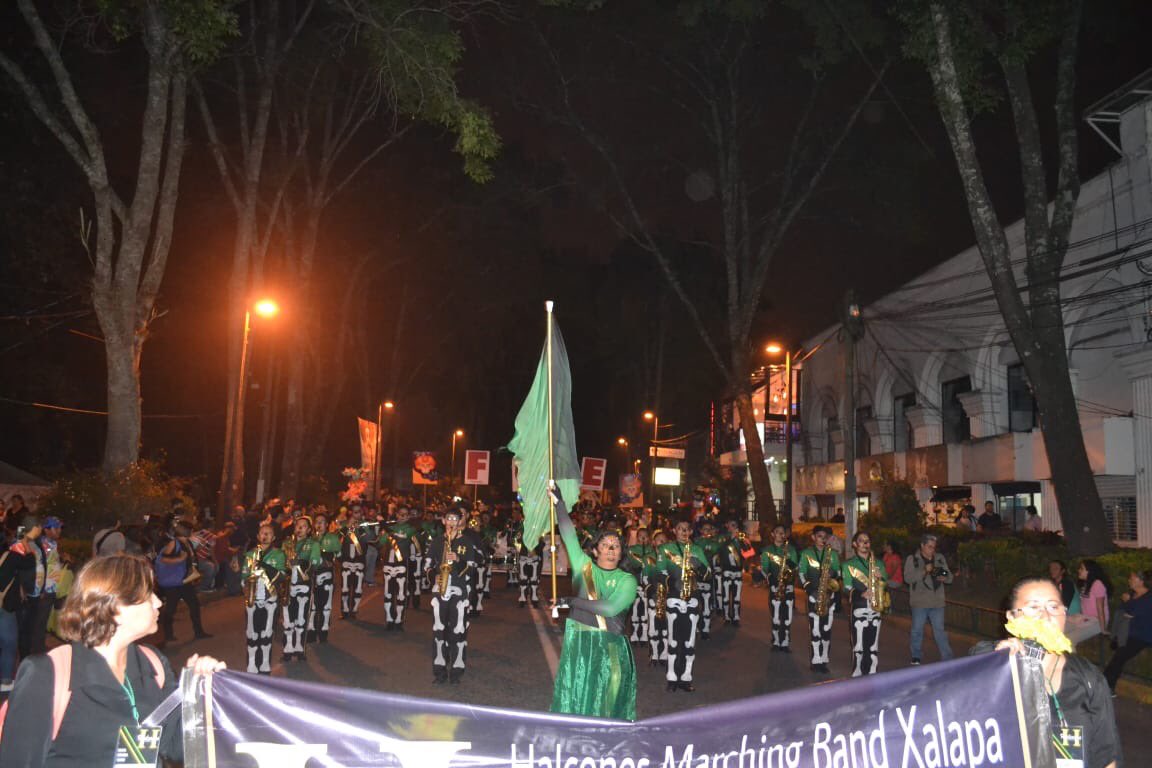 Halconesmbmex's tweet photo. Después de todo la muerte es síntoma de que hubo vida 💀🌼🇲🇽
#orgullohalcón #xalapa #mexico #marchingband #colorguard #marchingpercussion #yosoyhalcón #diademuertos https://t.co/Iom03xoPH0