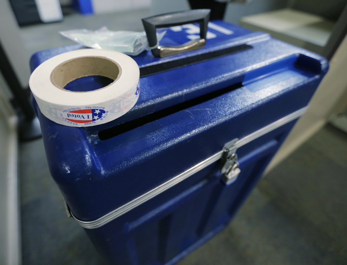 Want to know where to drop off your ballot (besides a polling place)?  @keating_edits ( https://bit.ly/34QM04r&nbsp;) and  @Jen_Iyer ( https://bit.ly/35XhZiD&nbsp;) have you covered 5/