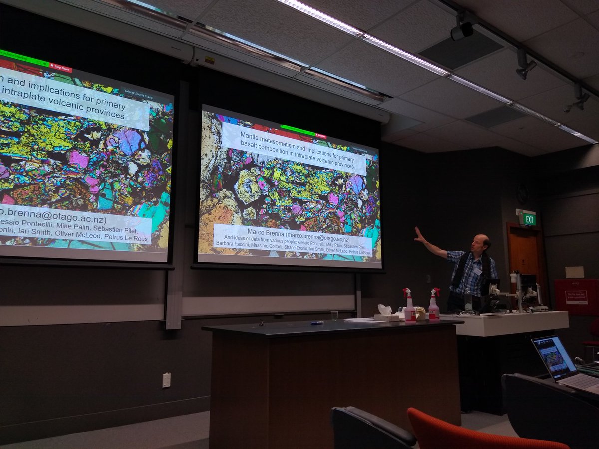 JenniLHopkins's tweet image. Followed by Dr Marco Brenna discussing results of his geochemical research on investigating the mantle source characteristics. Super interesting findings turning our current models on the structure of the mantle on it's head. #DEVORUM13