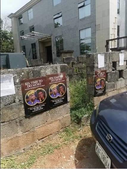 VoicesIbom's tweet image. Campaigning for 2023 is here again! 
As at the time of filing this report, neither Amaechi nor El-Rufai have reacted to the emergence of the posters.
#Arise2020 #assu #AssistantAllah #PrayForDorathy #EndSarsProtests #EndSarsNow #USElections2020