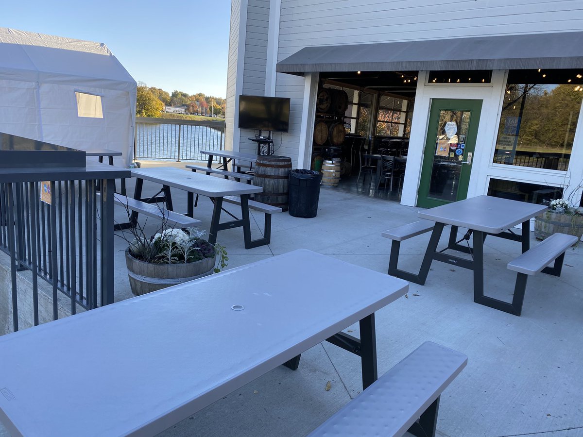 diametricbrewco's tweet image. #weatherisweird 
From frigid to perfect patio weather, here’s to your next beer!
Taproom and Patio open 4-10p for all night happy hour! $4 pours of anything on draft.