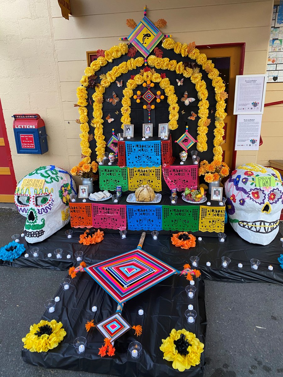 cityofissaquah's tweet image. The Latino Club of Issaquah, in partnership with local organizations, is offering an outdoor Día de los Muertos altar to our community at the history Shell Gas Station. The altar is available through this evening to honor the 2,400+ Washingtonians we have lost to #COVID19.