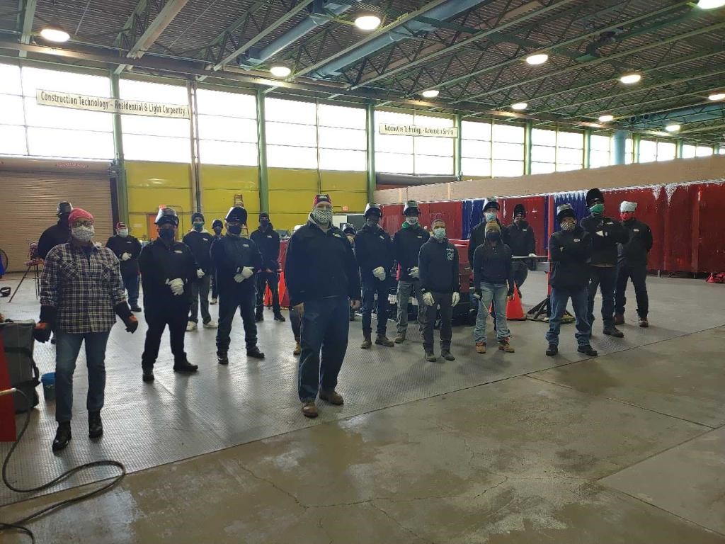 IvyTechLakeCo's tweet photo. We have SUNDAY welding! Register for any of our spring classes today: https://t.co/oQ4Xk13dHm or call 219-392-3600 #springclasses #ivytechenroll #ivytechadmissions #weldingclasses #weekendwelding https://t.co/foZi6bDVaq